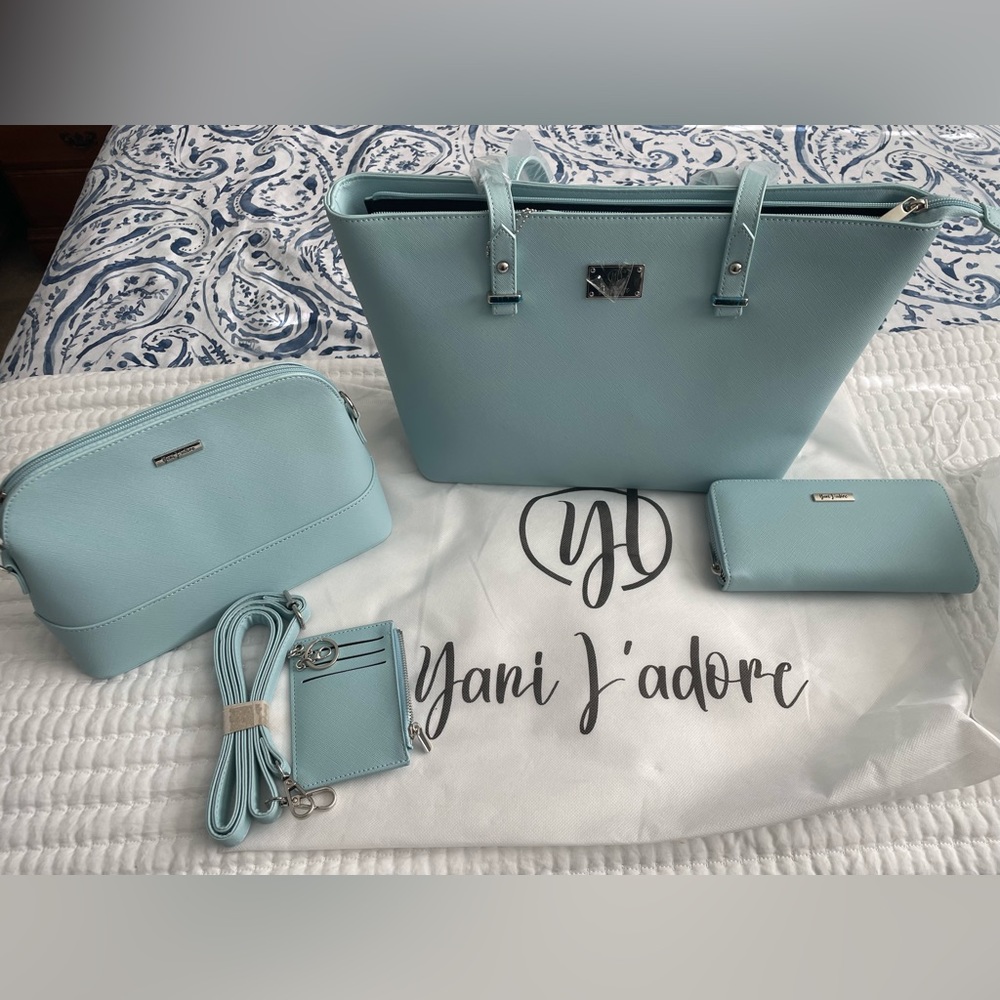 Yani J'adore purse set NEW!